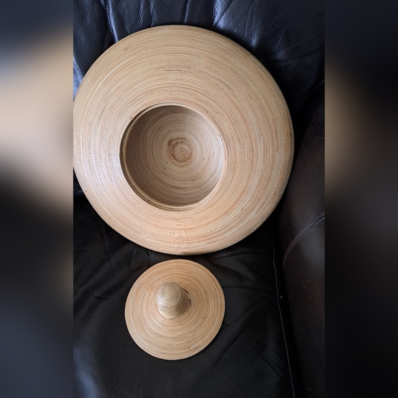 Wooden round decorative bowl. - Picture 2 of 4
